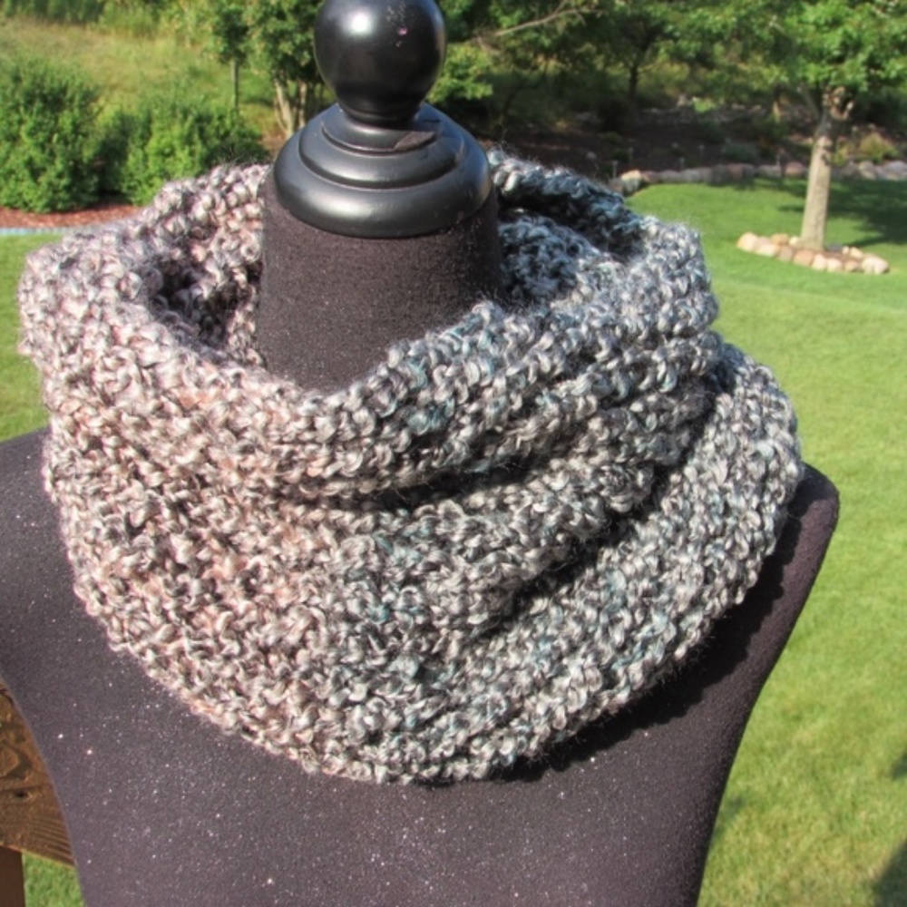 Handmade Women's cowl